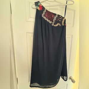Embroidered one shoulder dress